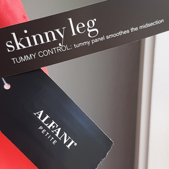 Skinny leg pant - Picture 9 of 9